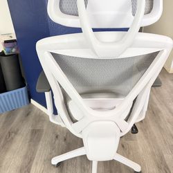 Like new office chair