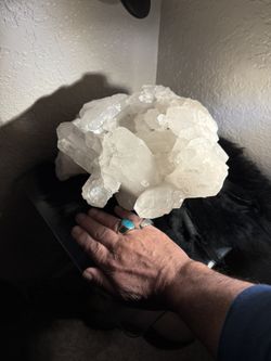 Very large and very heavy quartz cluster