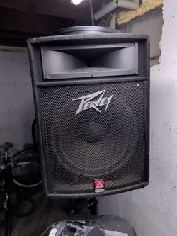 Peavey speakers