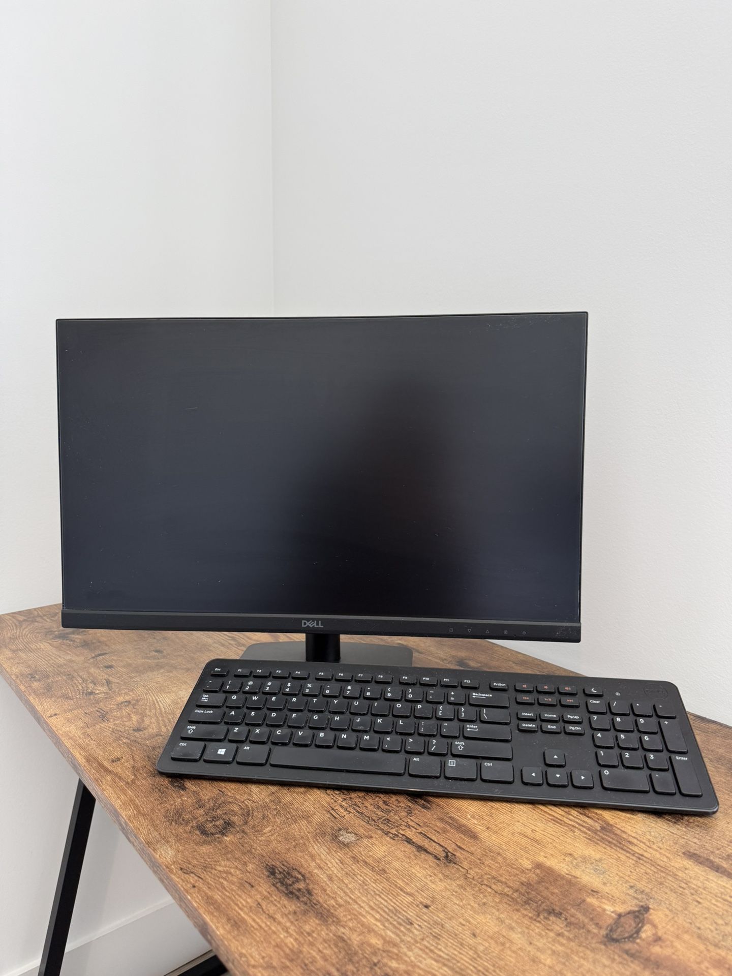 Dell Inspiron 3670 Desktop PC ( Computer system unit, Screen and keyboard)