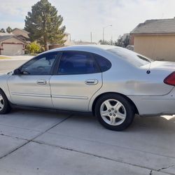 2002 Ford Taurus