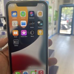 Factory Unlocked Apple iPhone 8 plus 64gb, sold with warranty 