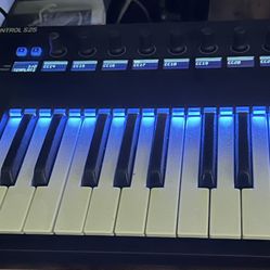NI Komplete Kontrol S25