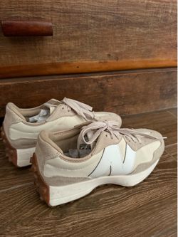 New Balance 327 Sneakers