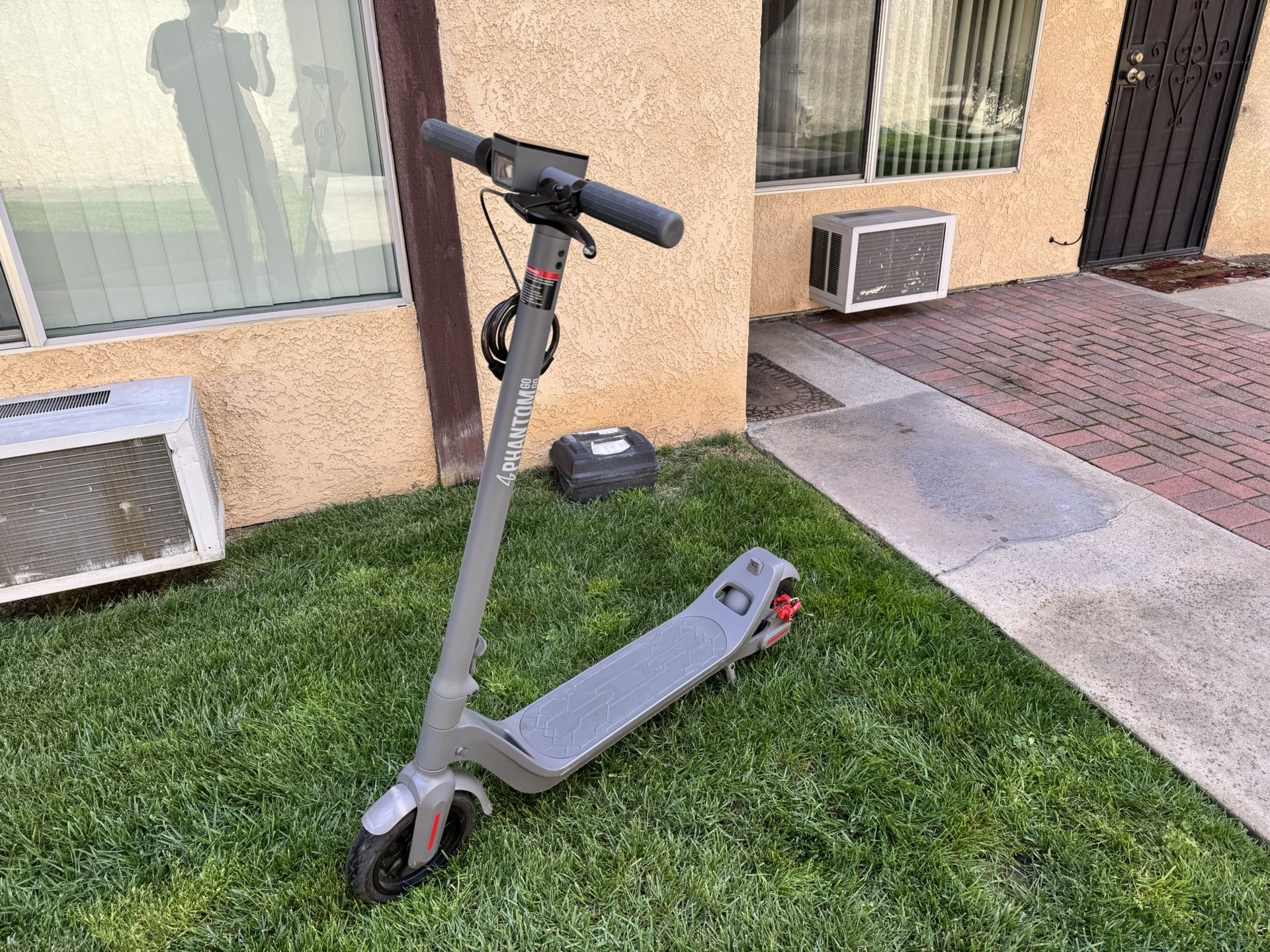 Phantom GOGO E Scooter