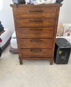 Dresser 