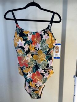 One Piece Swimsuit / Swimwear 