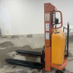 Pallet Stacker Forklift 