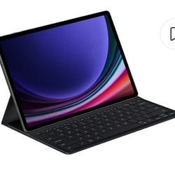 Samsung 10" Tablet With Bluetooth Keyboard 
