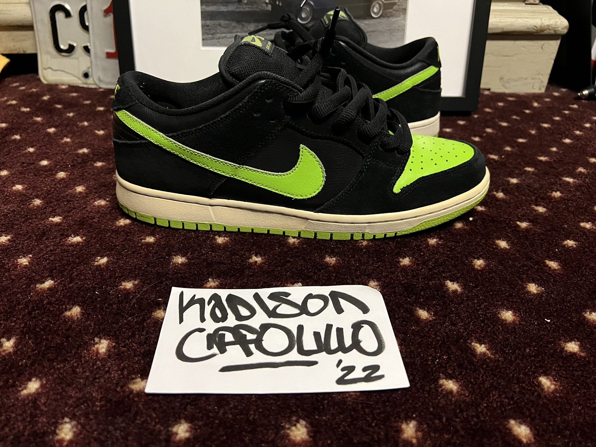 Size 9.5 Nike SB Dunk Low Neon J pack 