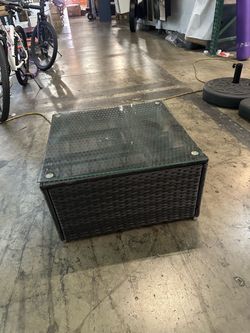 New 25”x25” Black Outdoor Wicker Coffee Table Glass Top