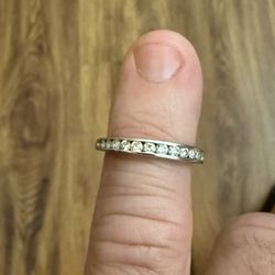 Woman’s 14kt White Gold Wedding Band
