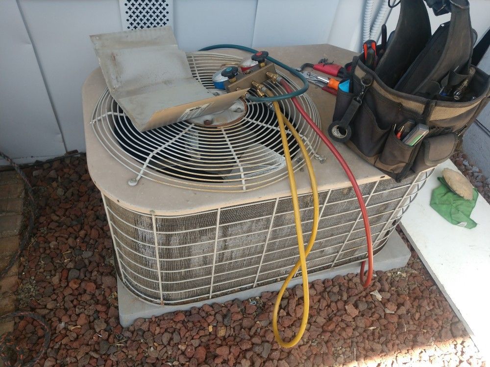 Working Central Condenser A/C Unit For ac 1 3/4 Ton 220vy
