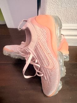 Women’s 2021 pink vapor max sneaker
