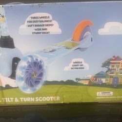 Brand new kids Bluey self balancing Light up 3 wheel sccoter