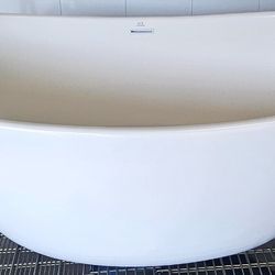 Beautiful Luxurious Tub