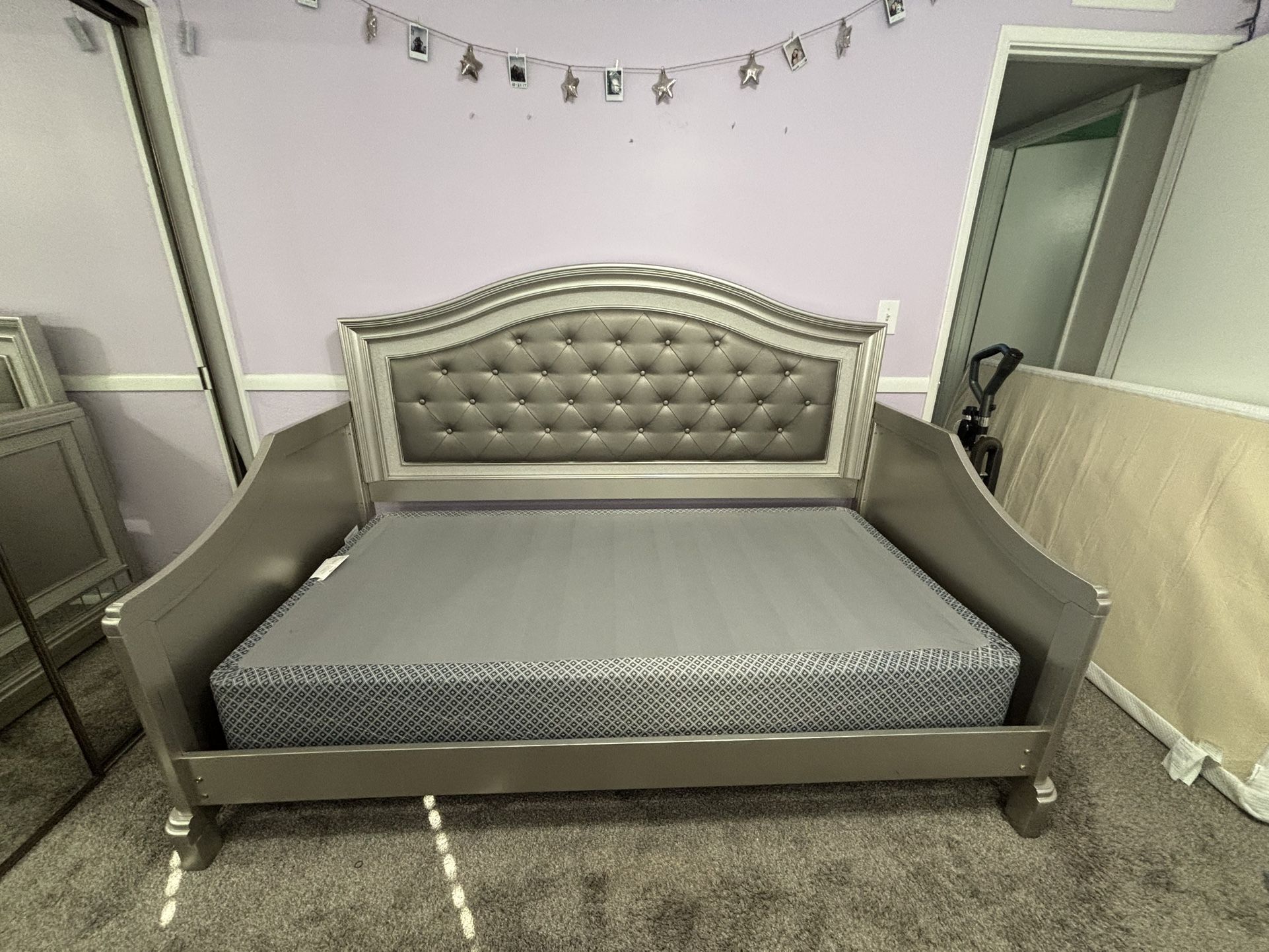 Twin bedroom set for sale
