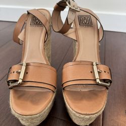 Pour La Victoire Wedges