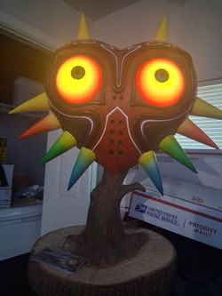 Exclusive edition Legend of Zelda Majora's Mask Light-Up Statue