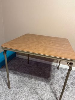 Foldable table