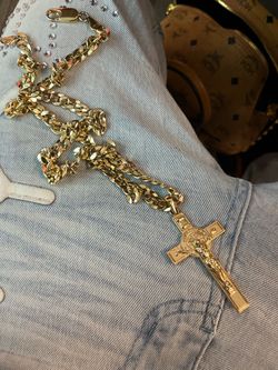 Gold Cuban Link Chain  with Crucifix Pendant