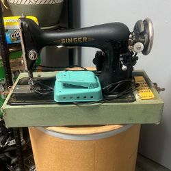 Vintage Sewing Machine 