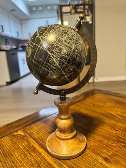 Decorative spinning globe.