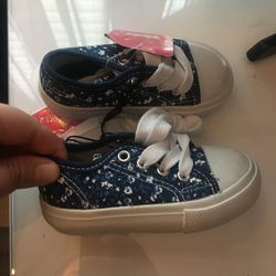 Baby girls toddler size 5 blue & white floral sneakers shoes