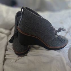 New Womans Heal/shoes/boots Size 7