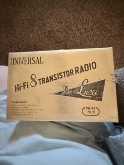 Universal Hi-Fi 8 Transistor Radio De Luxe