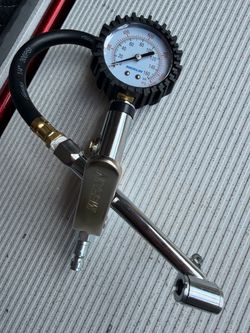 Dual-Head Air Chuck Inflator with Dial Gauge - New