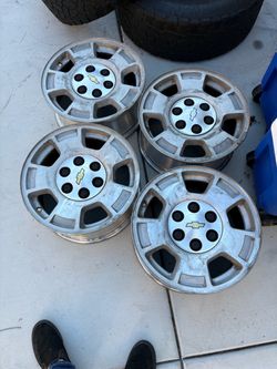 Set of 99-24 GM wheels