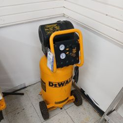Dewalt D55168 Compressor 