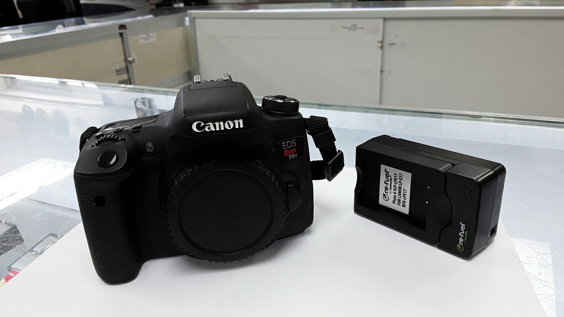 Canon EOS Rebel T6s /EOS D760 24.2MP Digital SLR Camera body. EXCELLENT!