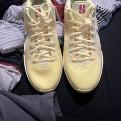 Nike sabrina 2 yellow