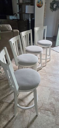 Set of 4 White Wood Swivel Bar Stools