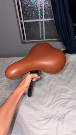 Thick soft bike seat