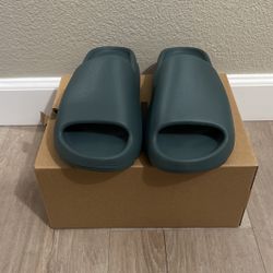 Yeezy Slide Slate Marine 10