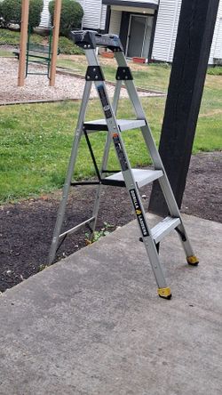 Gorilla Ladders Aluminum Dual Platform Step Ladder w/Project Bucket ( 9 ft. Reach )