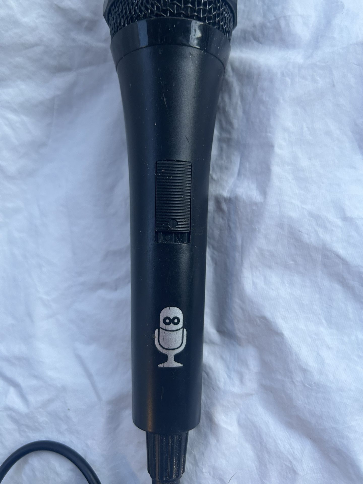 High grade, low noise microphone