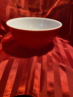 Pyrex Red 10 Inch Bowl