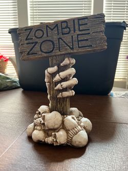 Resin Halloween zombie sign