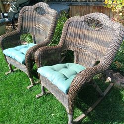 2 Wicker Outdoor Rocking Chairs 22" X 28" X 39"