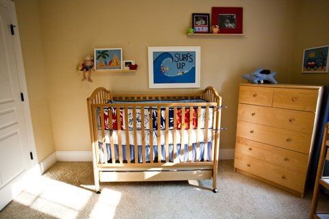 Pali Katie Crib And Changing Table With Drawers For Sale In