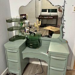 Vintage looking vanity