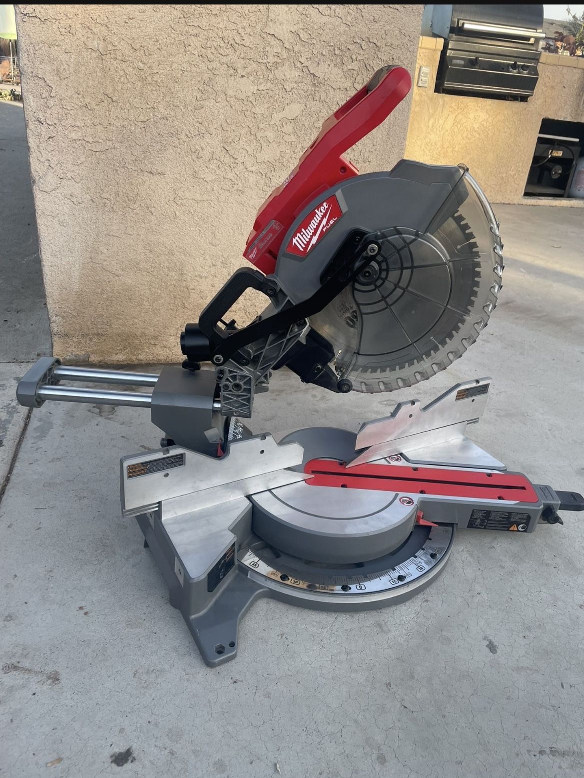 M18 FUEL 18V Lithium-Ion Brushless Cordless 12 in. Dual Bevel Sliding Compound Miter Saw (Tool-Only)
