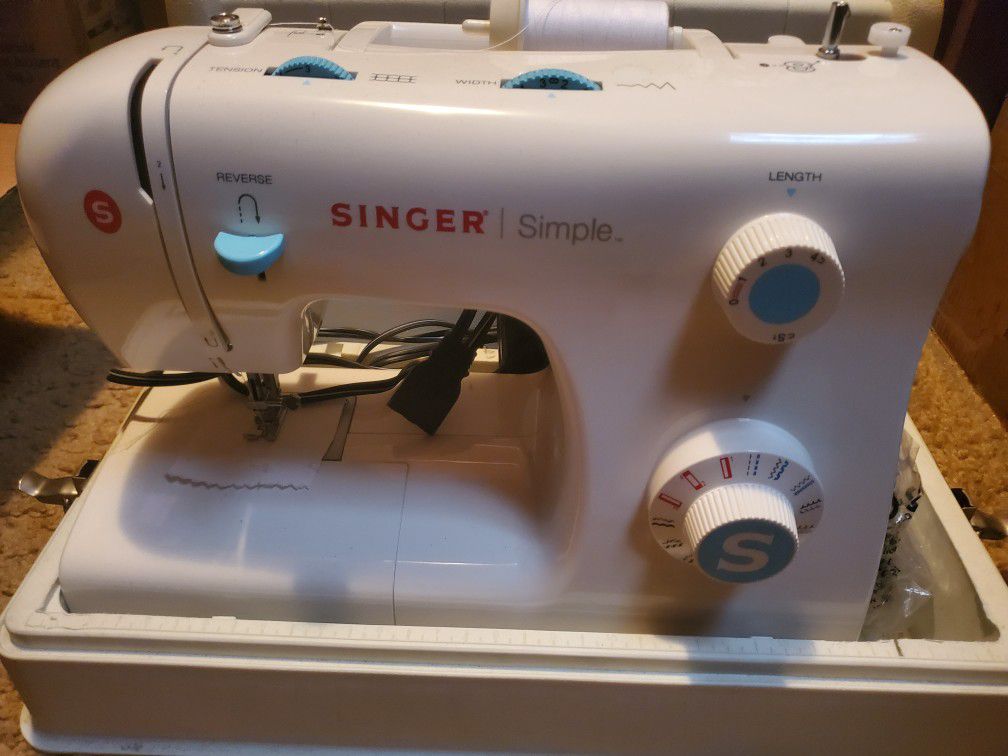 Singer "Simple" Portable Sweing Machine
