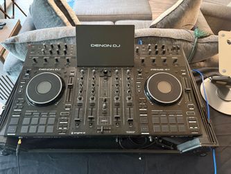 Dj controller Denon Prime 4 plus