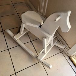Wood Rocking Chair 
