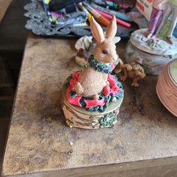 Heritage Housevholifay Bunny Vintage